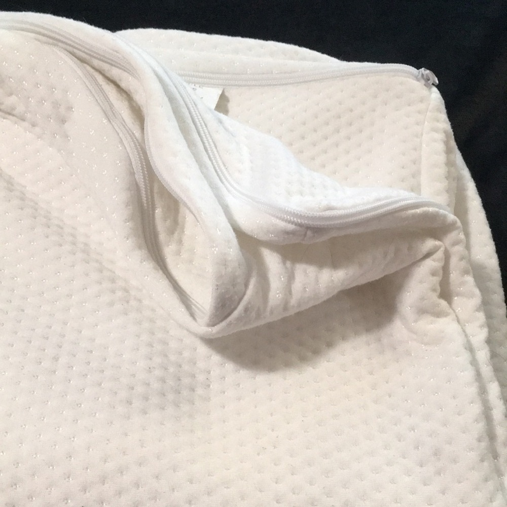 Heavy duty white textured zippered toddler bed mattress cover bed cover